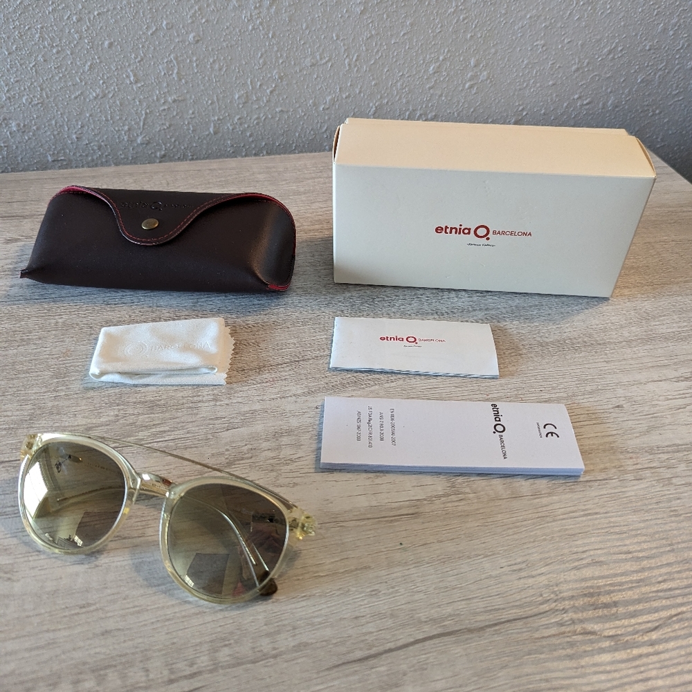 NWT Etnia O Barcelona circular aviator sunglasses gold